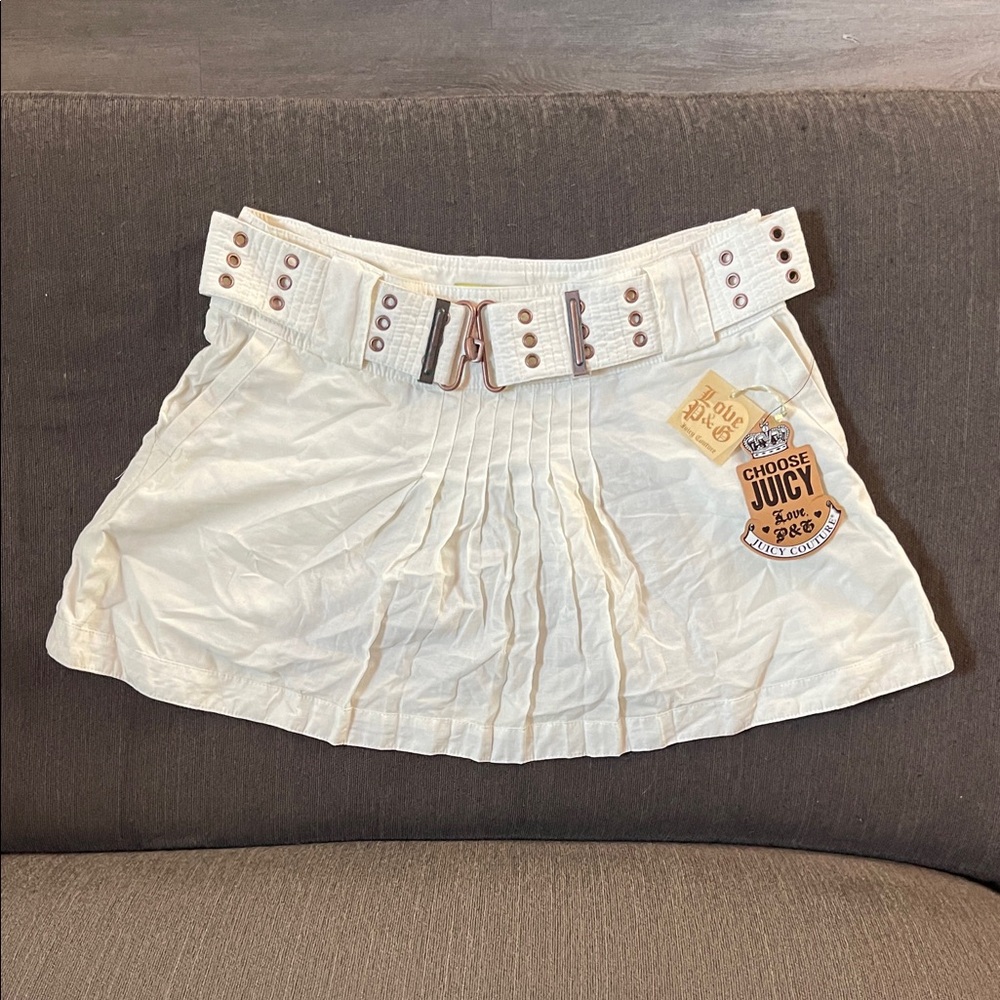 Juicy Couture White Pleated Mini Skirt with Belt